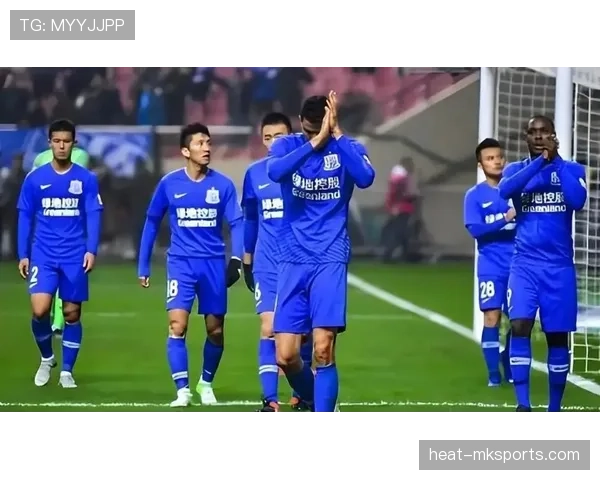 申花头球战术频频制造威胁，球迷热议阵型布局创新