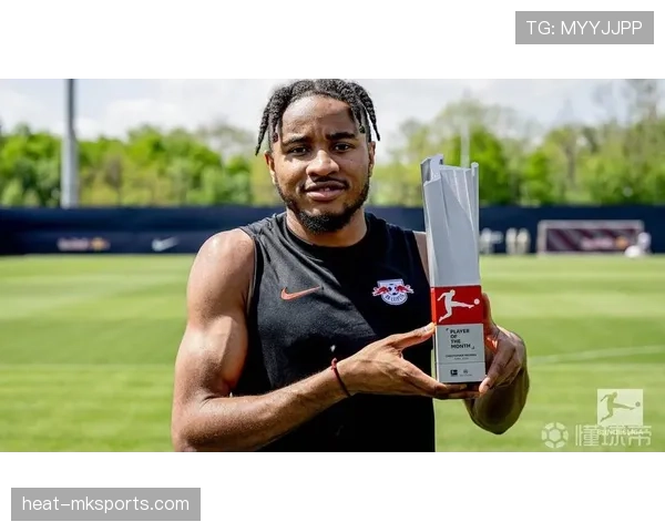 影锋与前腰切换：恩昆库的战术多样性